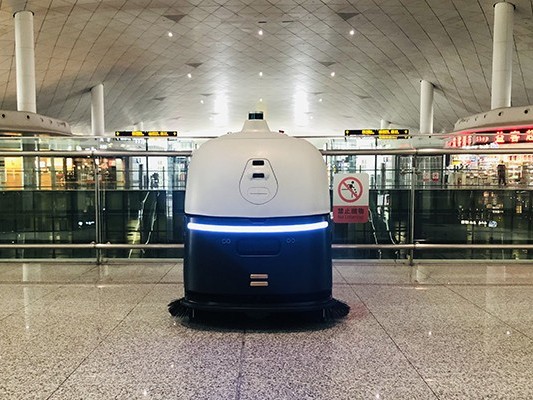 清潔界 “學(xué)霸” 養(yǎng)成記：坦力室內(nèi)清潔機器人如何玩轉(zhuǎn)機場