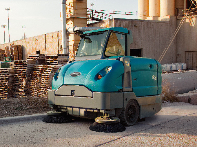 掃地機or洗地機？工廠清潔如何抉擇？