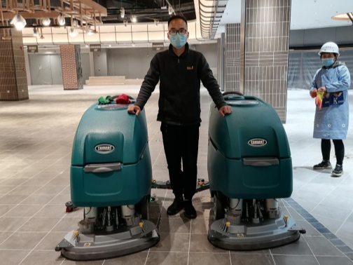 大型商場洗地機(jī)使用時要注意什么？