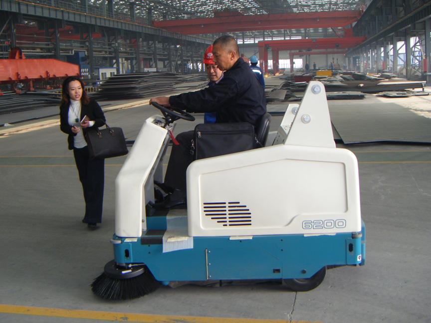 物業(yè)是租賃洗地機掃地機還是購買合適？