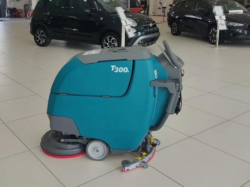 工業(yè)吸塵器、洗地機對工廠車間的作用