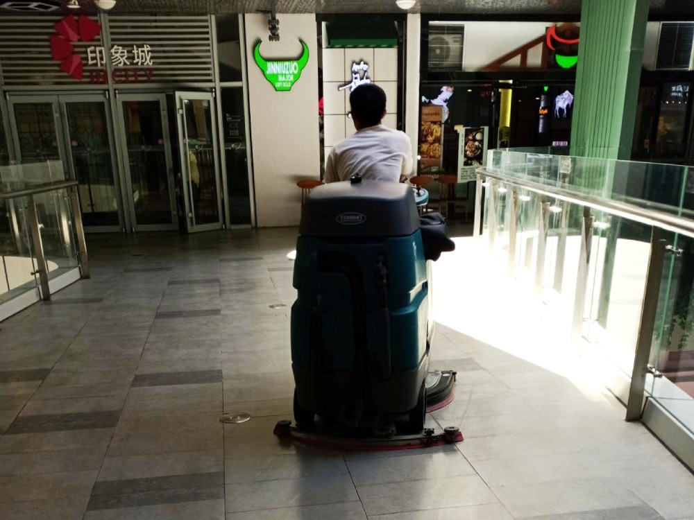商用辦公樓適合使用駕駛式洗地機(jī)嗎？