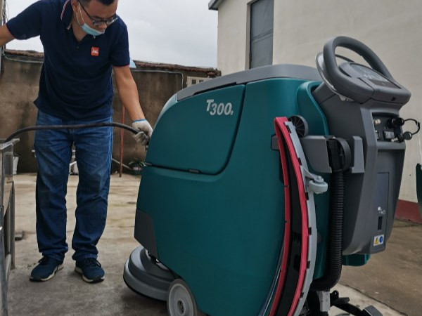 工業(yè)洗地機(jī)和商業(yè)洗地機(jī)有什么不同？