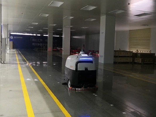 制造類企業(yè)為何使用坦力工業(yè)智能清掃機器人替代人工？