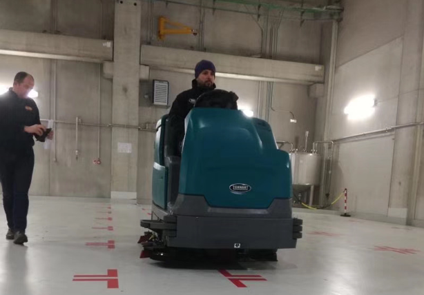 車庫(kù)用洗地機(jī)