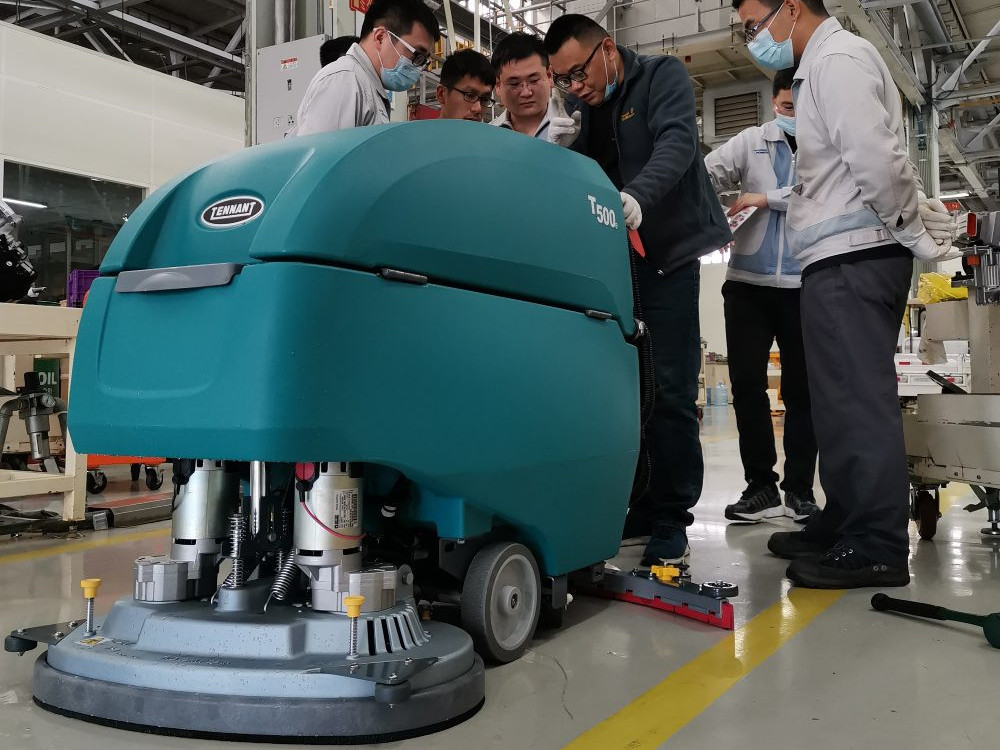 工廠選購(gòu)洗地機(jī)的關(guān)鍵點(diǎn)，都在這里了！