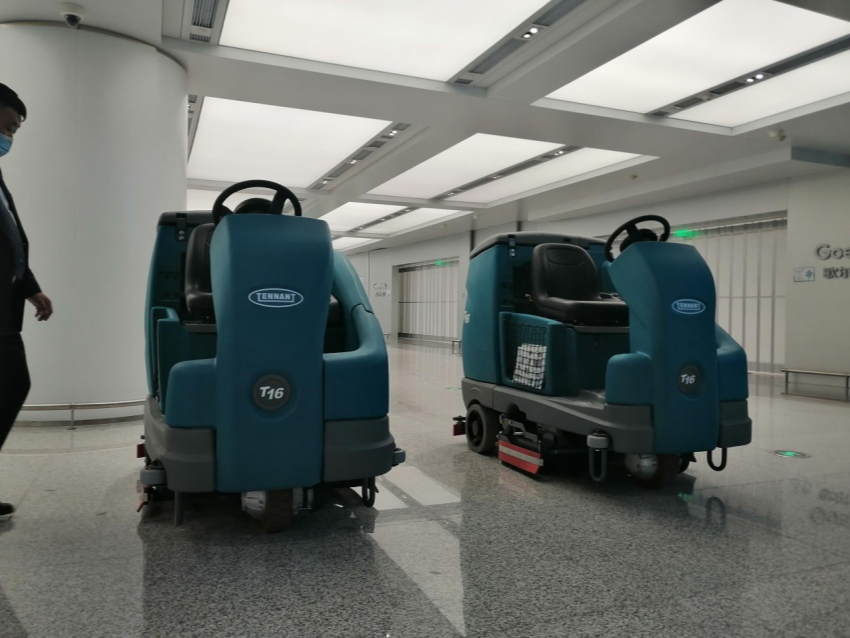 洗地機(jī)是租還是買？看完你就知道