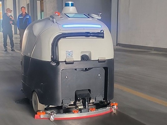 清潔工搬設(shè)備累到哭？這臺(tái)坦力智能無(wú)人駕駛洗地機(jī)自己坐電梯干活！